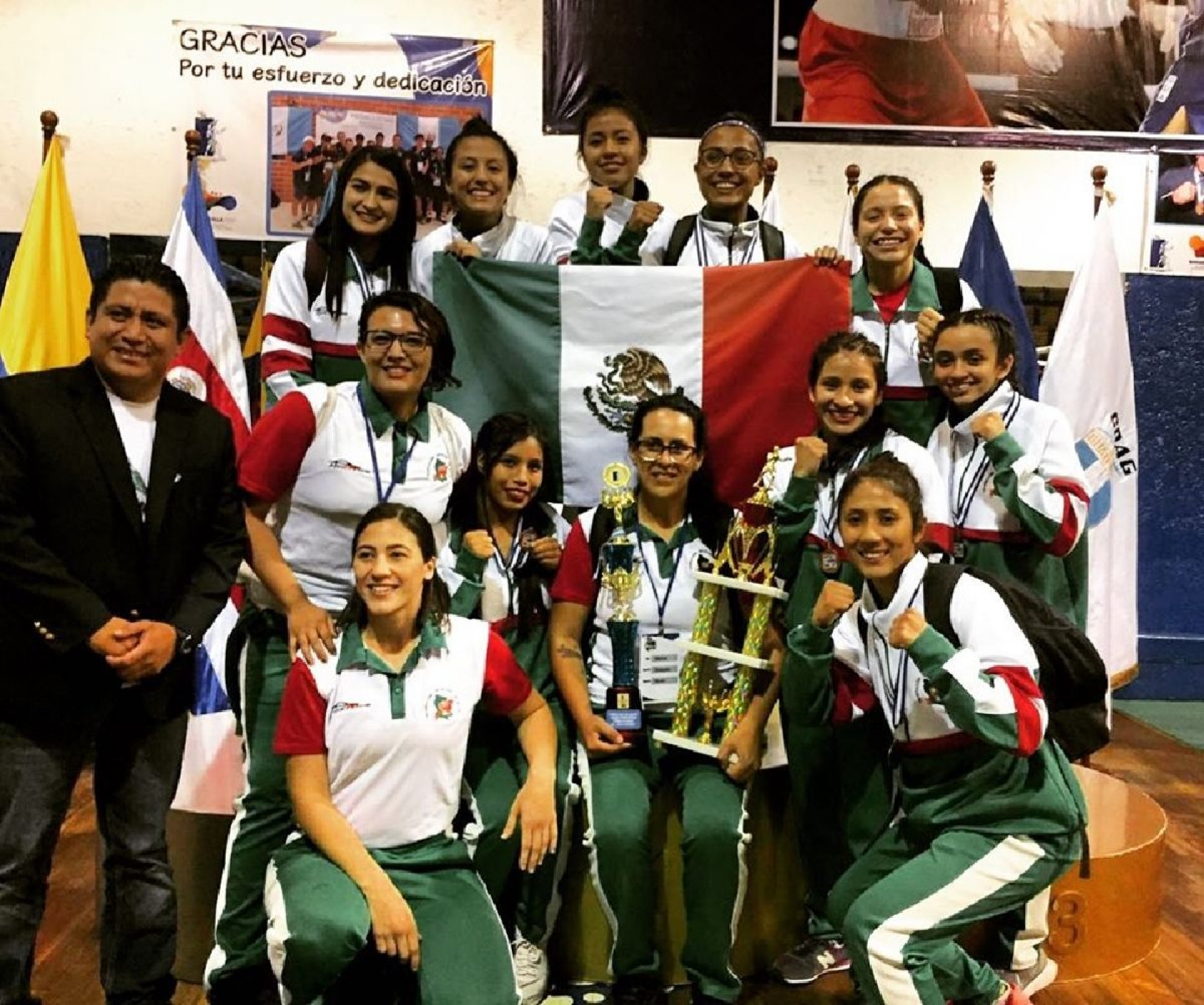 Ana Guerrero se corona en Guatemala