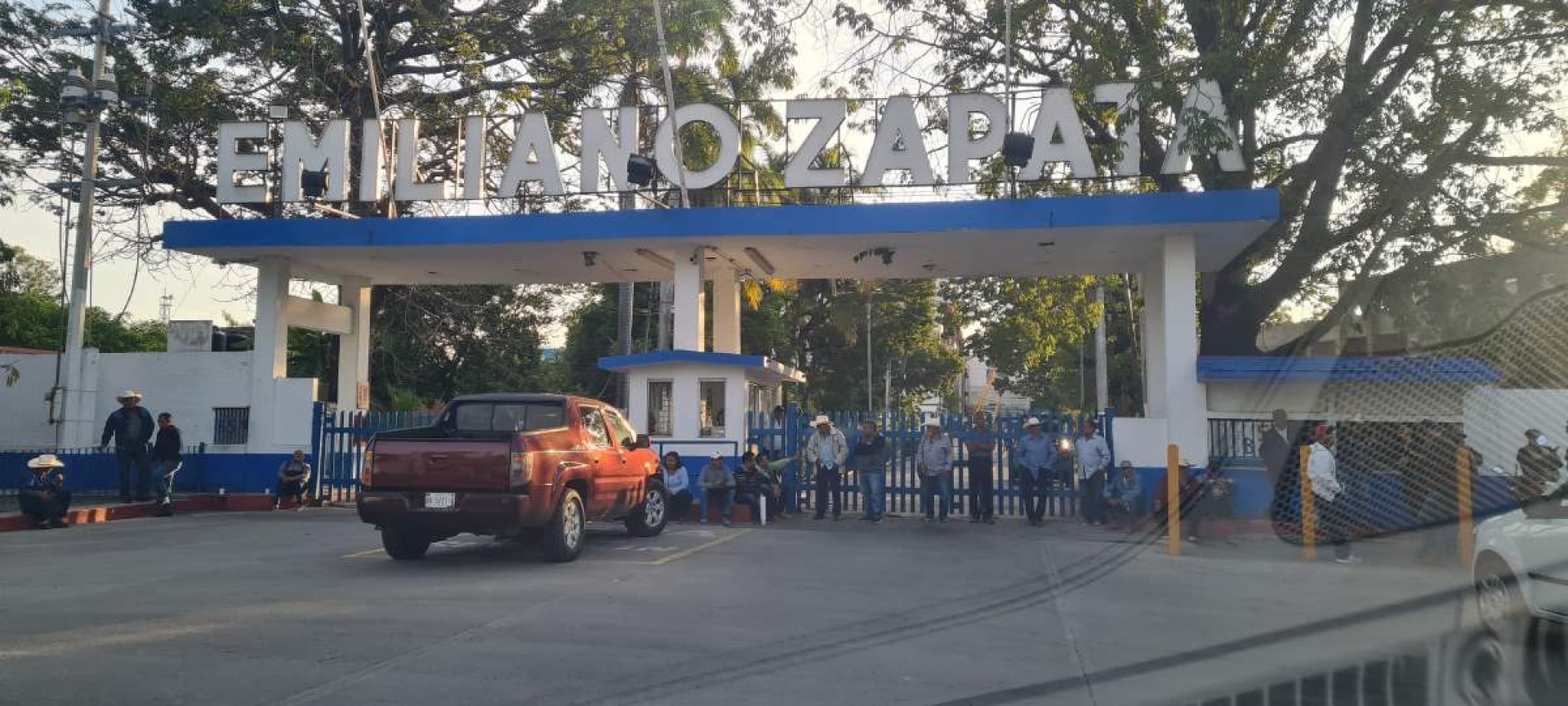 Cañeros toman instalaciones del ingenio de Zacatepec