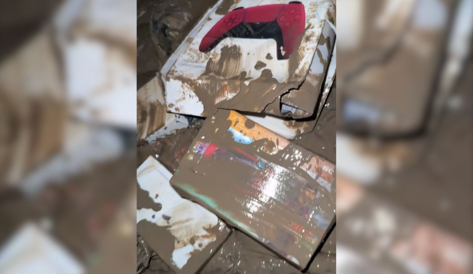 Joven se viraliza tras perder sus consolas en inundaciones de Veracruz