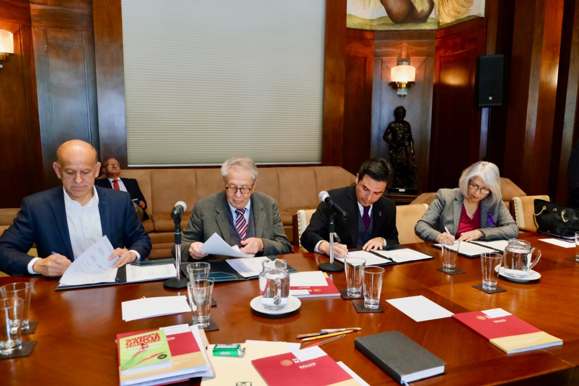 Firman convenio IMSS e Insabi para fortalecer acceso a servicios de salud