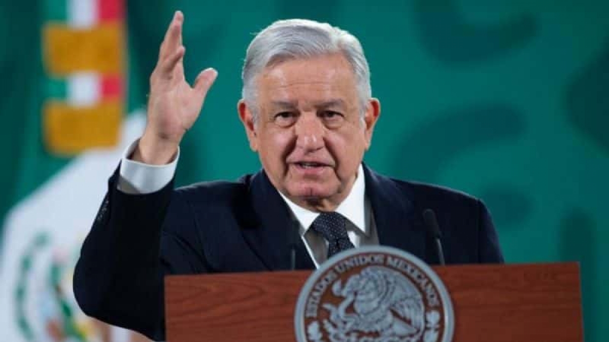 INE ordena a AMLO retirar mañanera y no difundir programas sociales