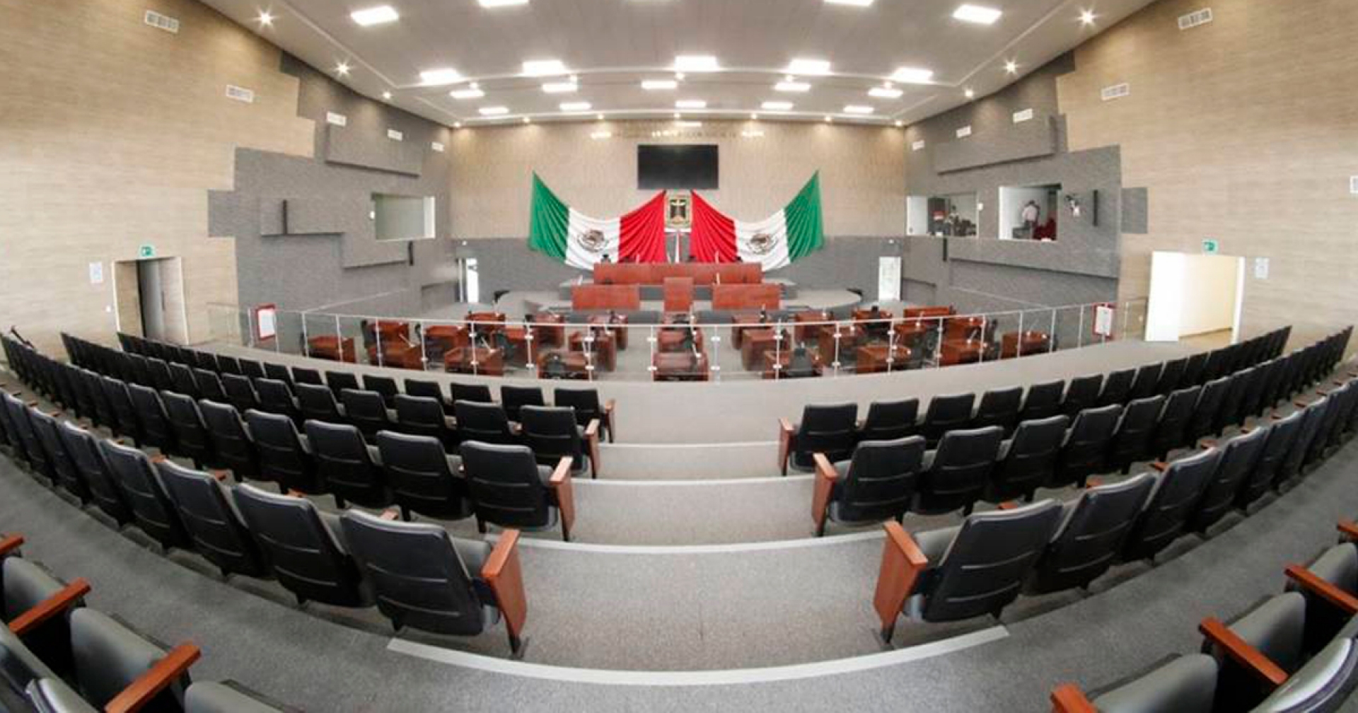 Piden rescatar piezas históricas del Congreso