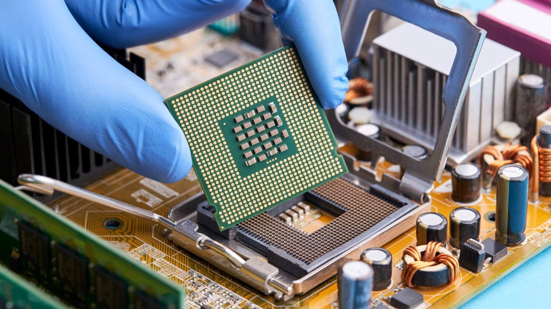 La demanda global de semiconductores lleva las exportaciones de Corea del Sur a un récord histórico en 2025