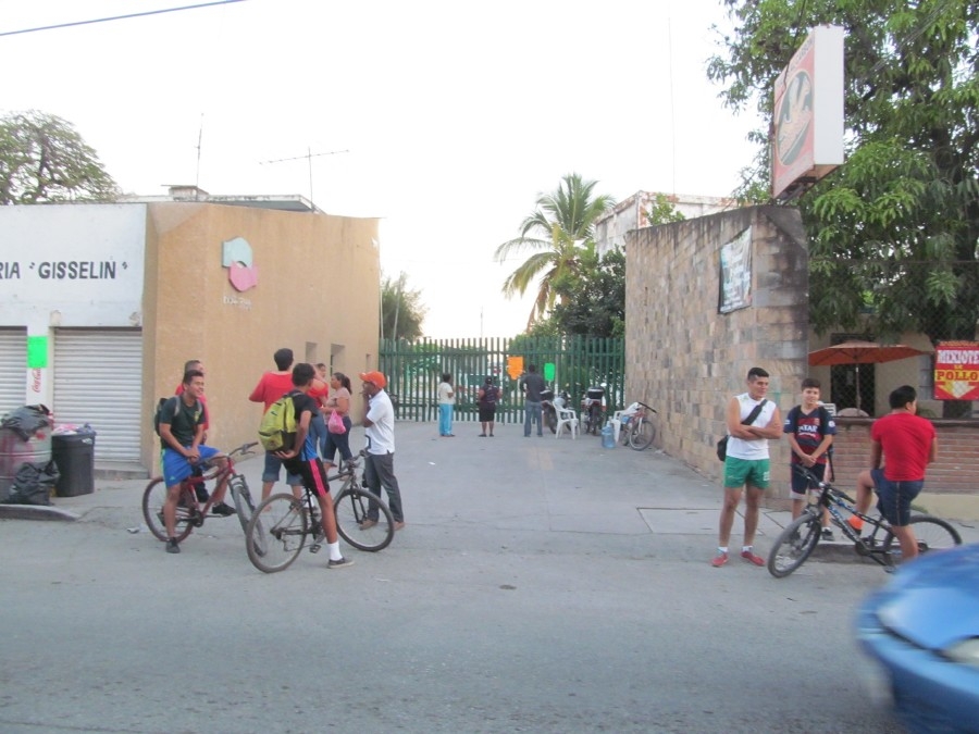 Ejidatarios cierran relleno sanitario y Unidad Deportiva en Jojutla