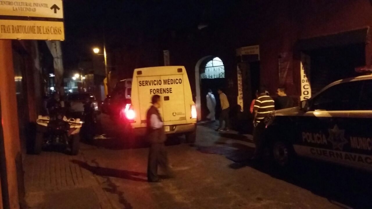 Hallan muertos a dos ancianos en un departamento