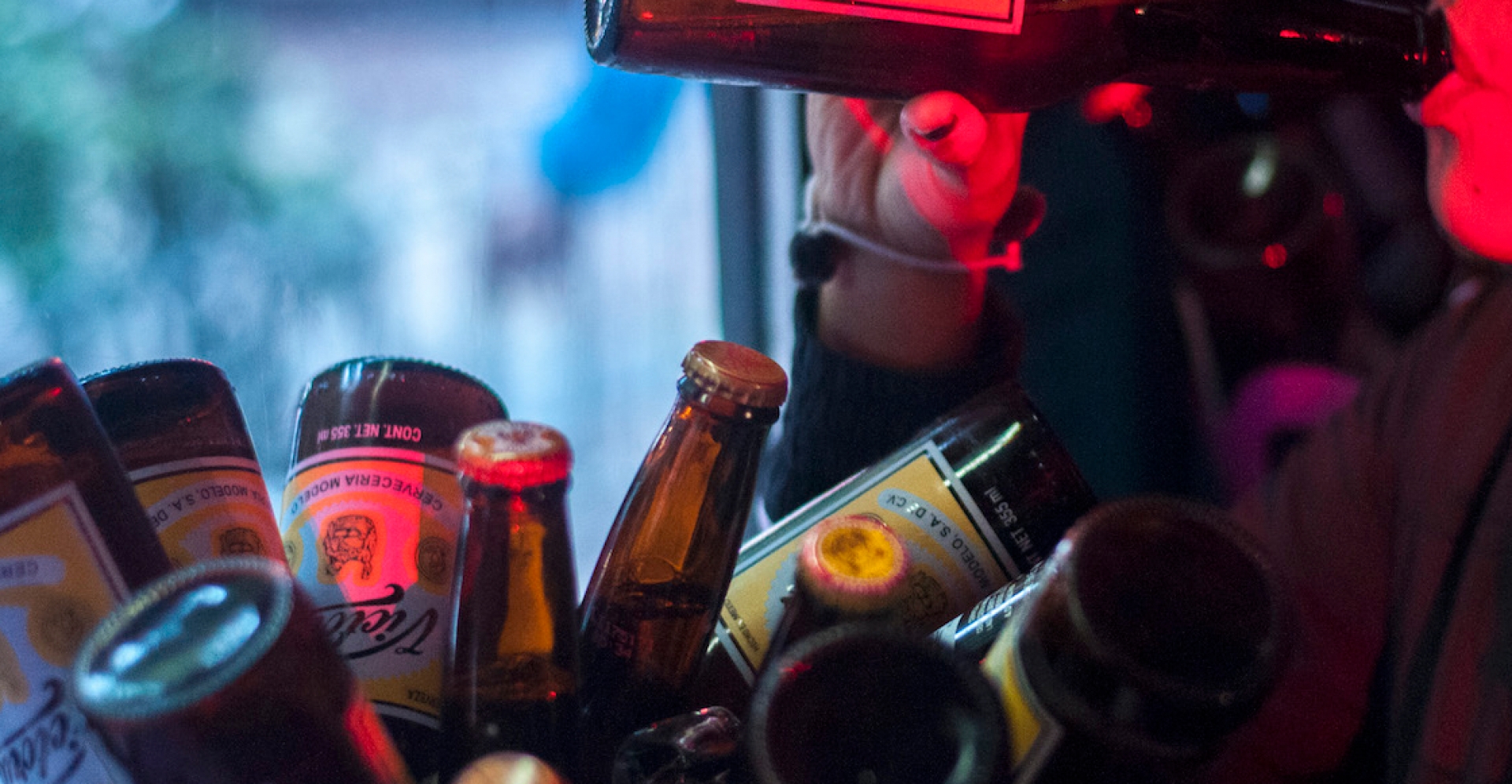 Morena propone vender cerveza sin refrigerar para desalentar consumo