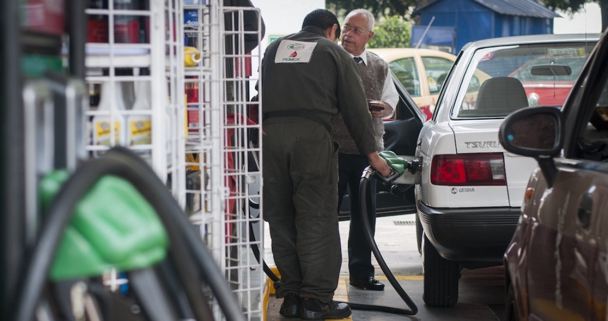 Nuevo “gasolinazo” la Magna sube 56 centavos; la Premium, 44