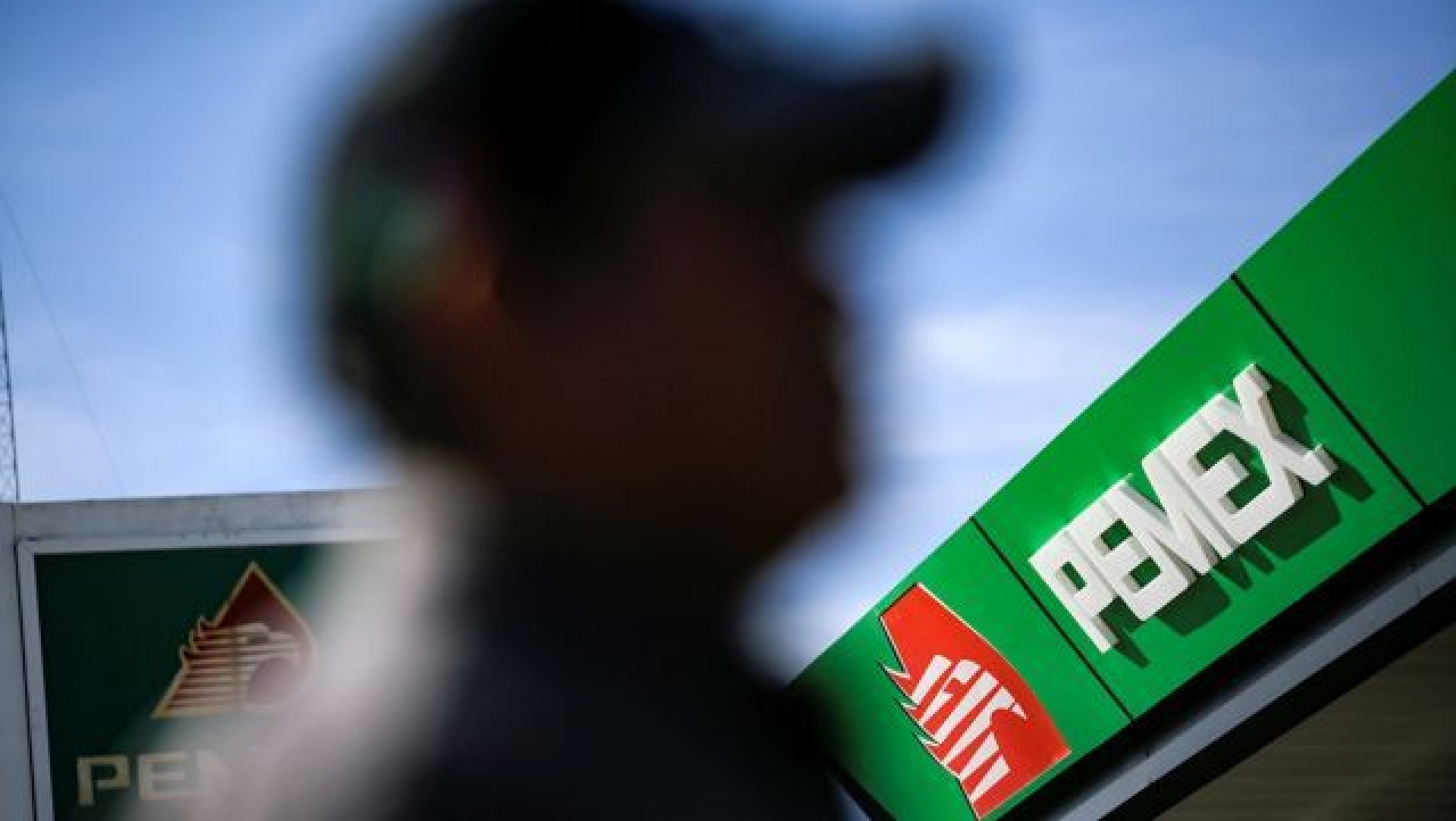 Pemex reporta 858 casos de Covid-19 y 107 fallecimientos