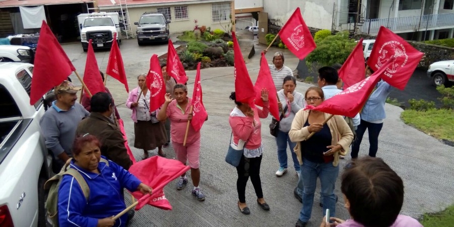 Se manifiestan antorchistas en oficinas de PC