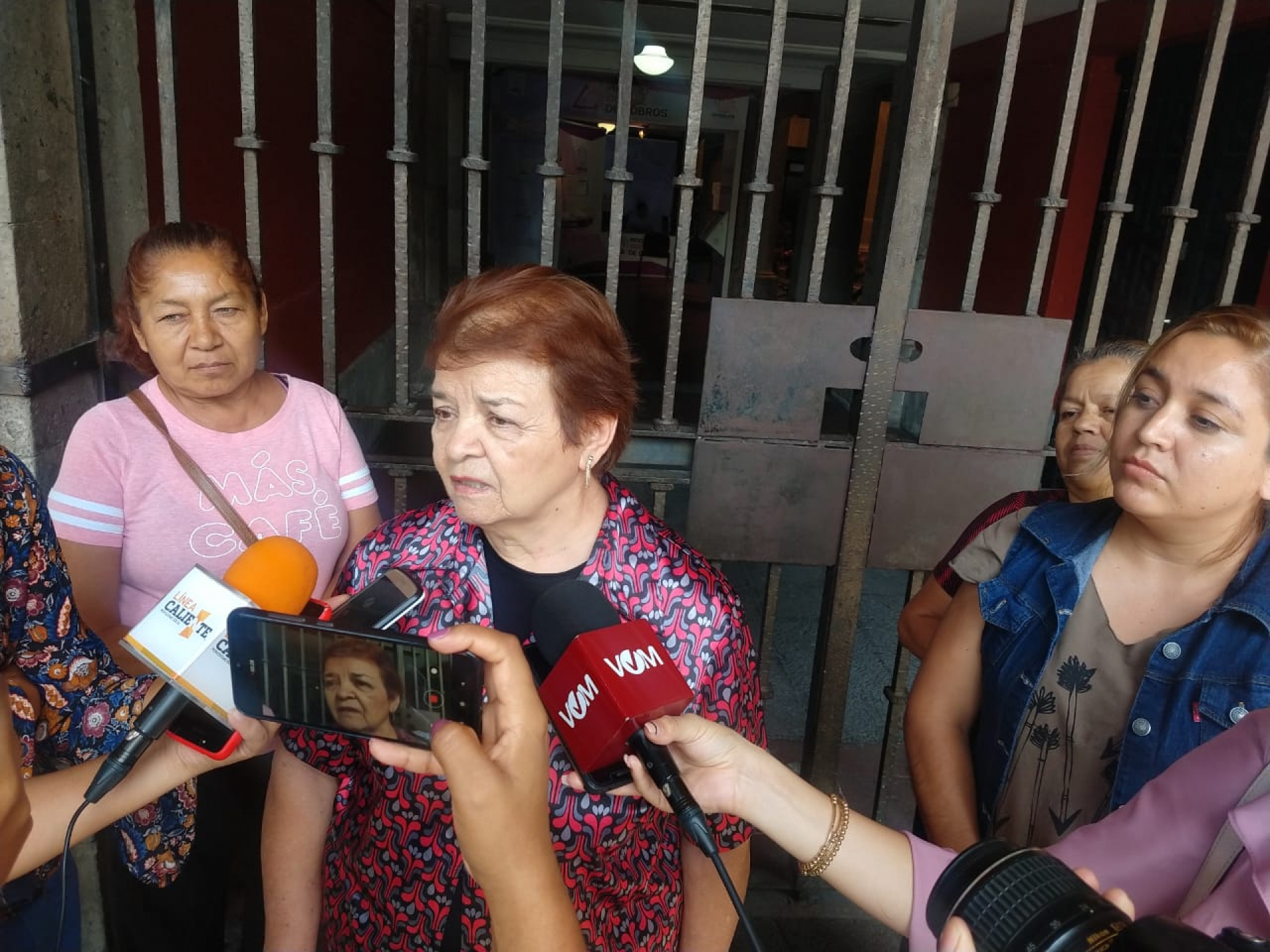Se manifiestan familiares de pacientes que requieren tratamiento de hemodiálisis