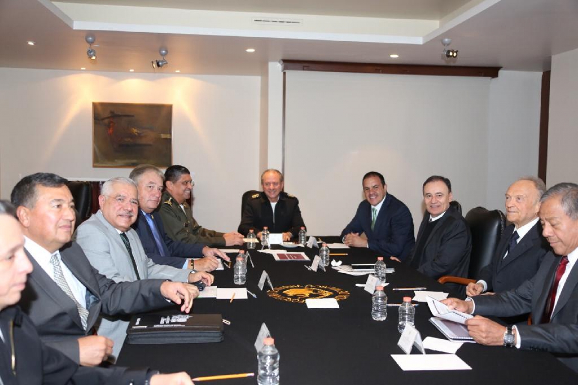 Dialogan Cuauhtémoc Blanco y Alfonso Durazo sobre temas de seguridad en Morelos