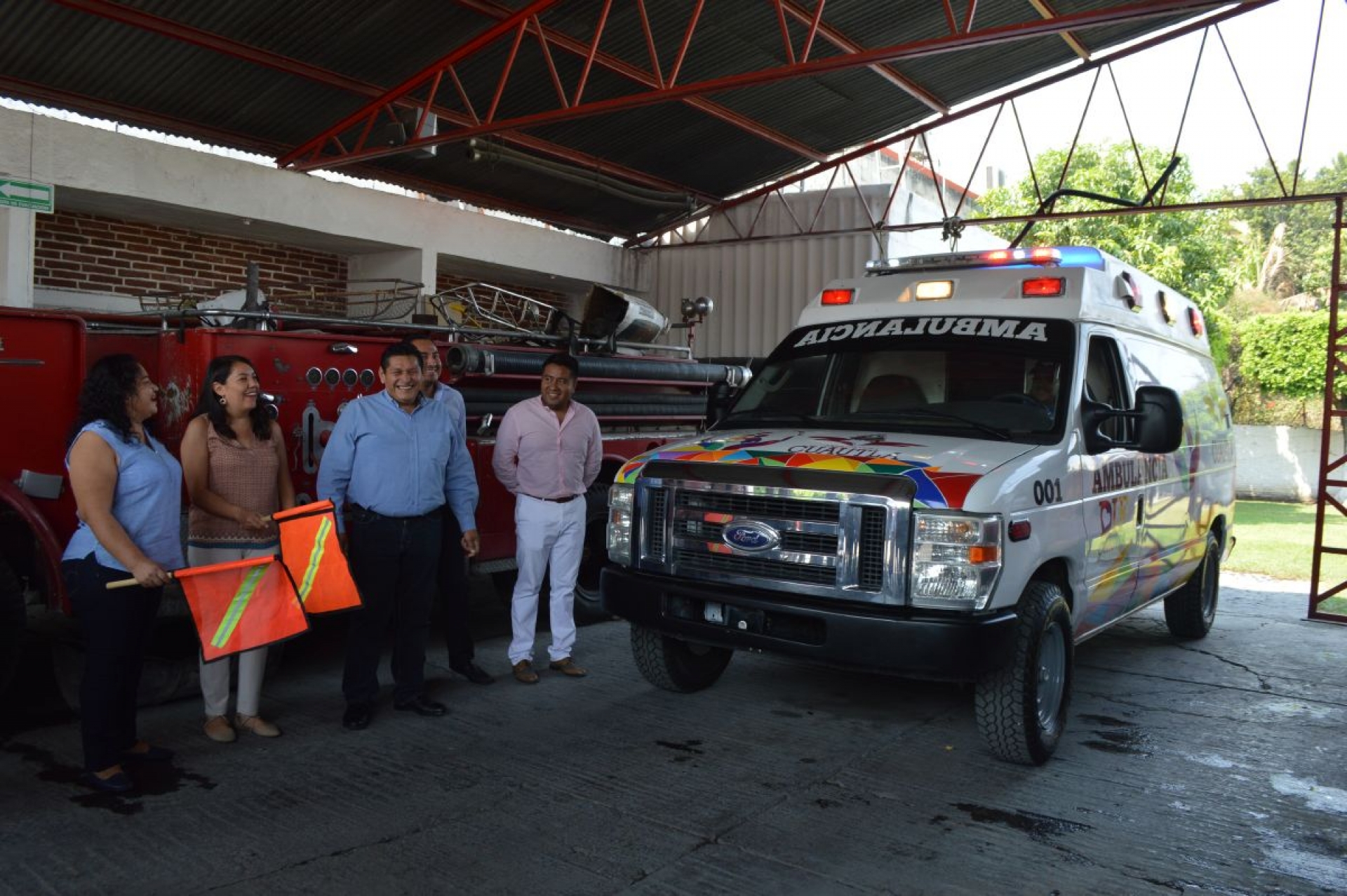 Entrega alcalde de Cuautla ambulancia para atender urgencias en el municipio