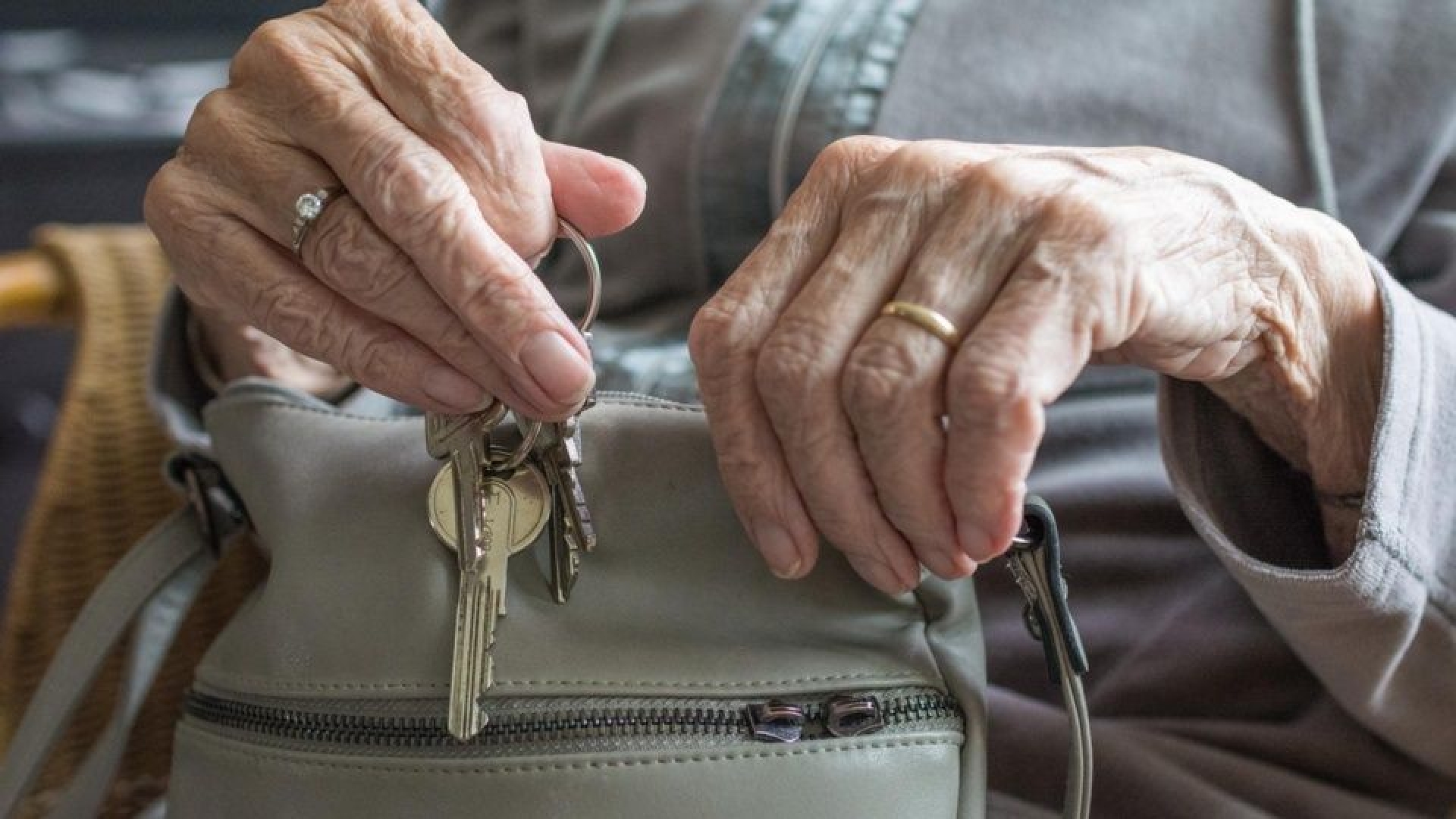 Consejos sobre coronavirus: cómo cuidar a los adultos mayores