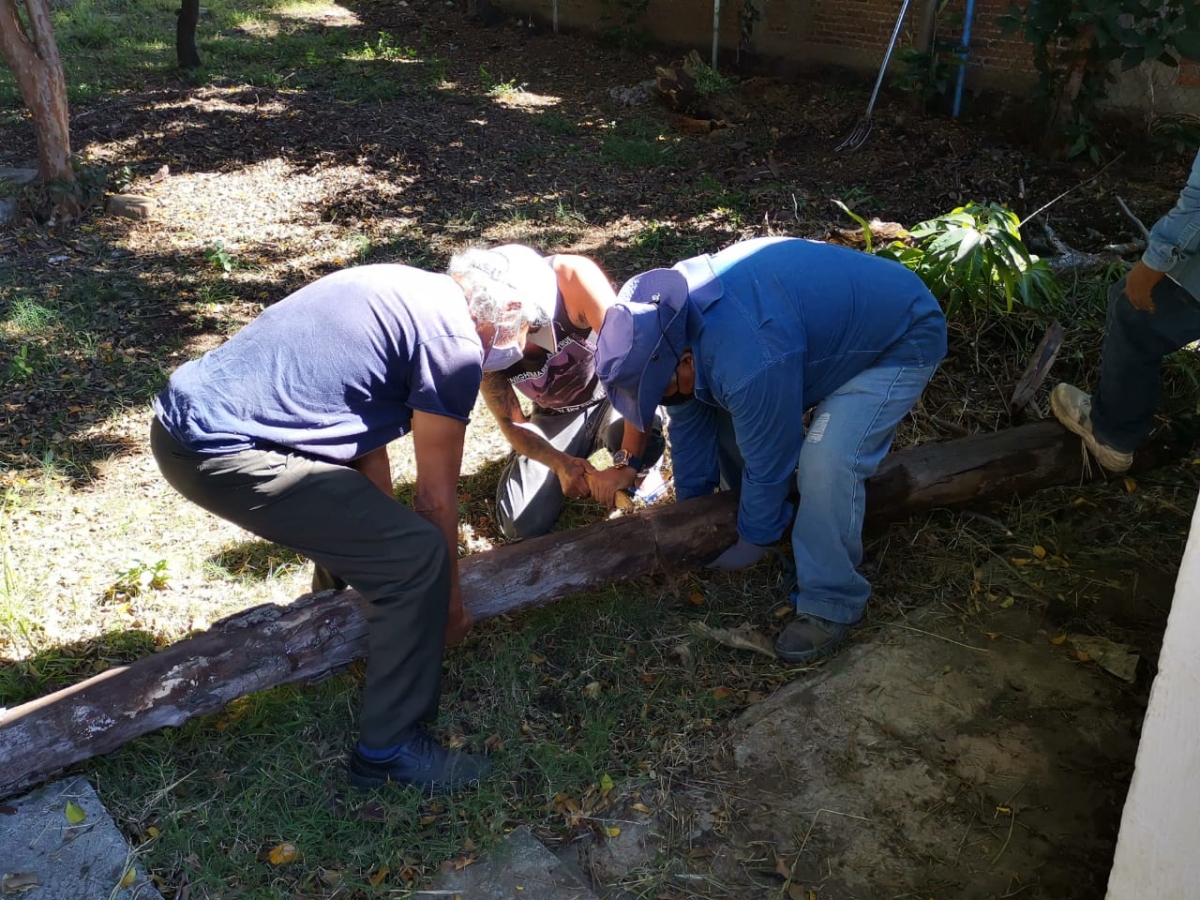 De la mano de vecinos realiza SAPAC trabajos de faena en pozo 'Lienzo del Charro'