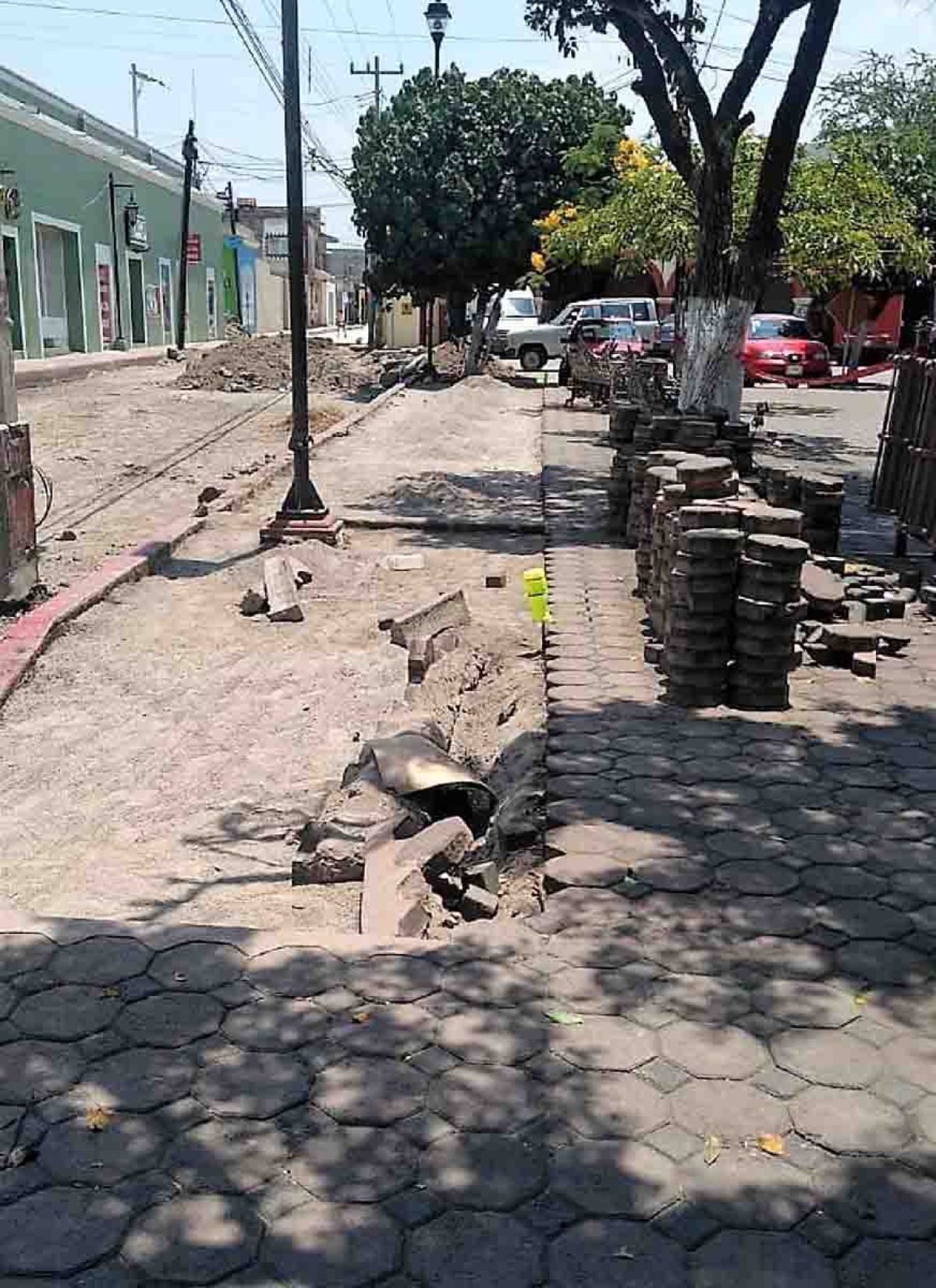 Frenan manifestación de transportistas contra obras en Jonacatepec