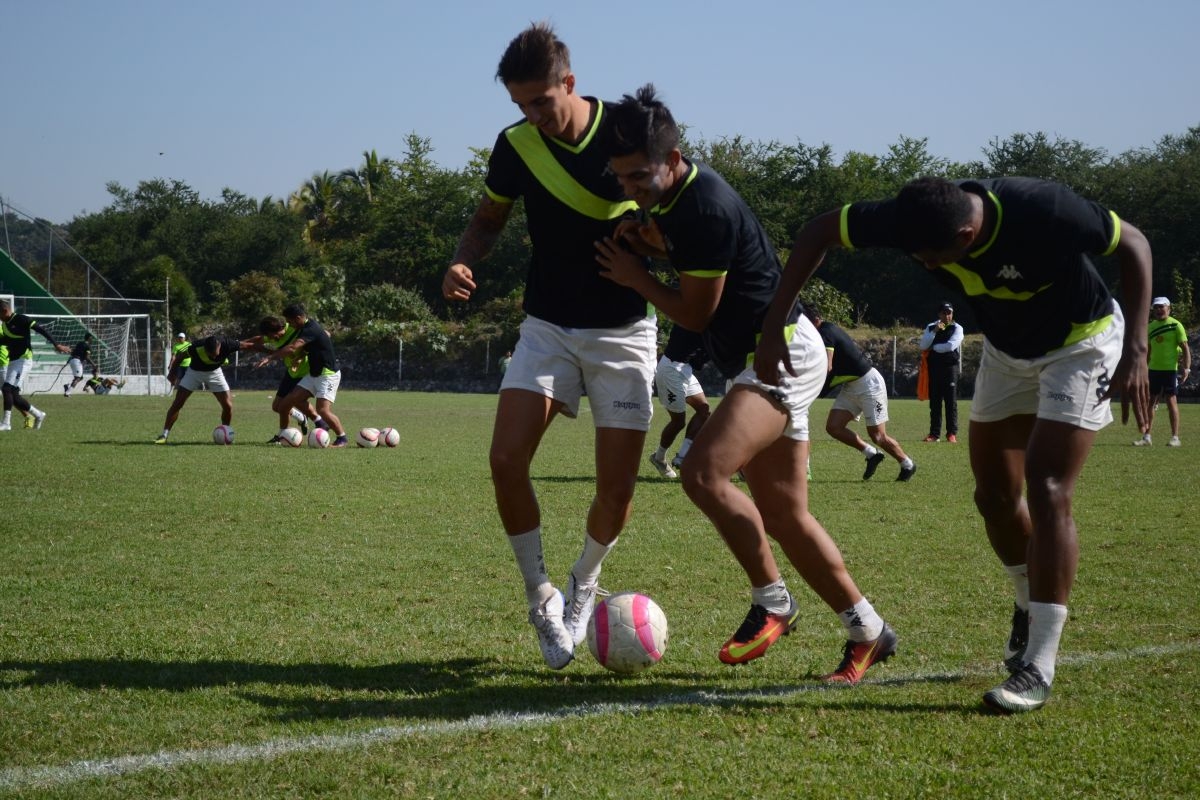 Va Atlético Zacatepec por liderato