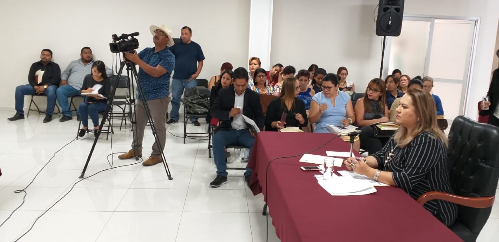 Comparece titular de la CEARV ante diputados