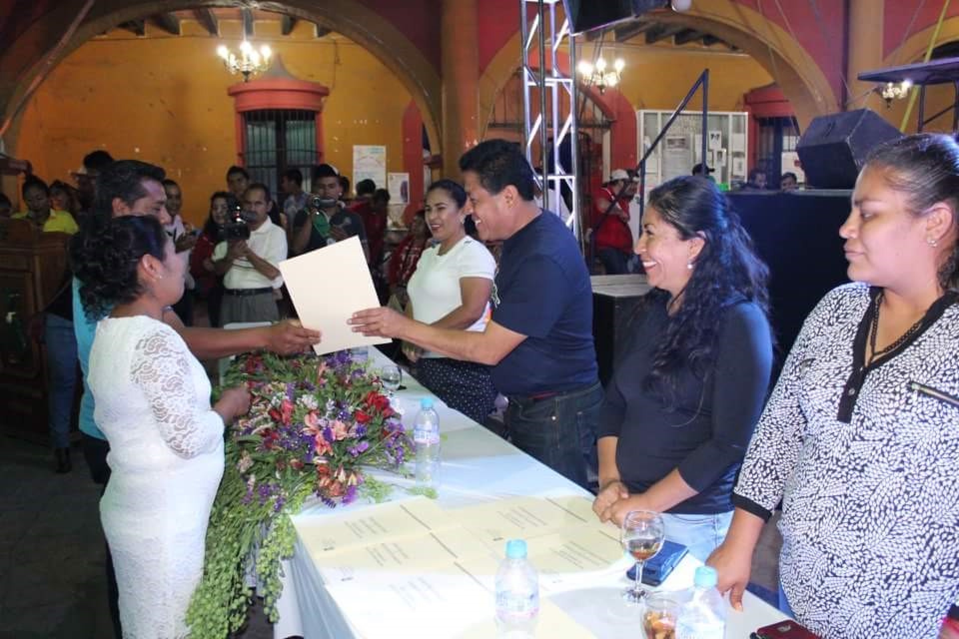 Contraen matrimonio 21 parejas en Jonacatepec