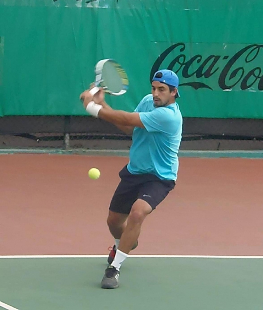Mauricio Astorga, a octavos de final en el Torneo Internacional de Tenis Berimbau