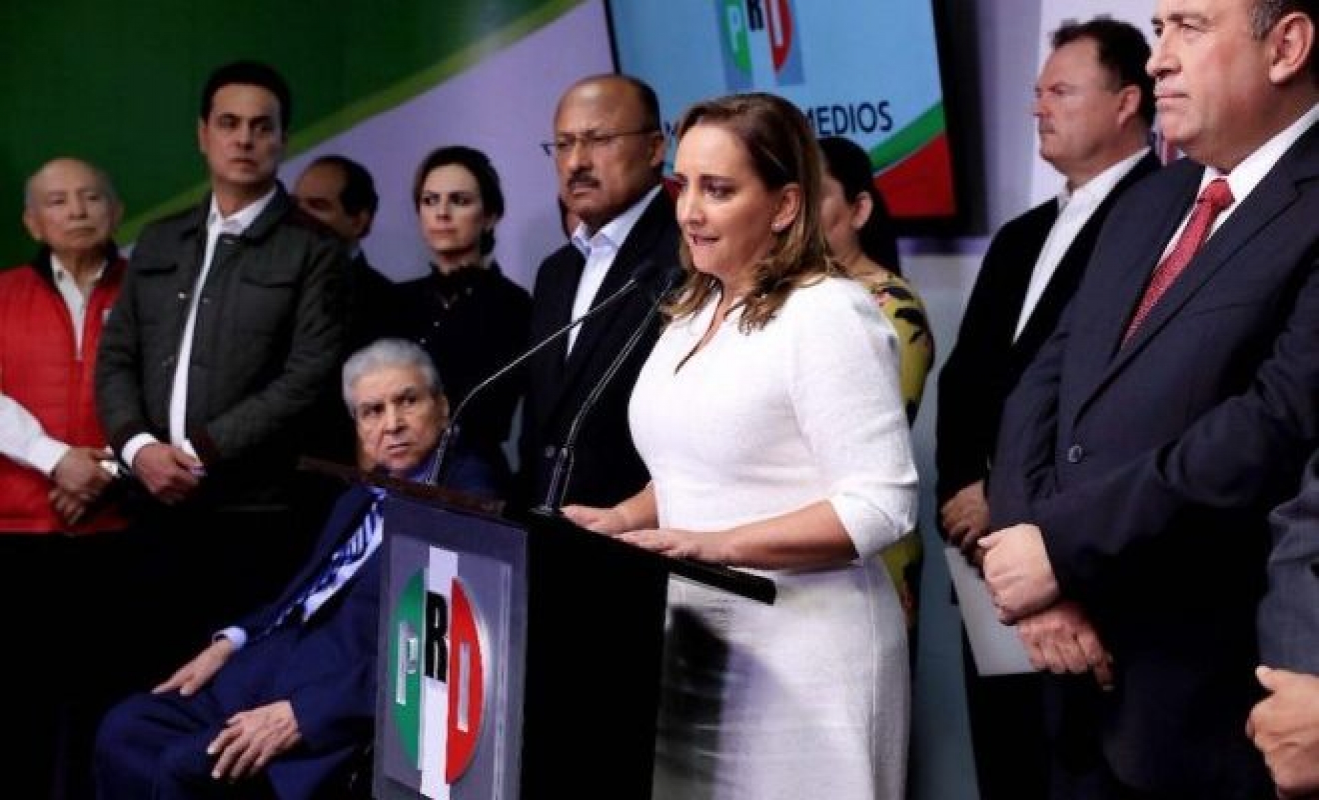 Ruiz Massieu reconoce crisis del PRI y anuncia reducciones de recursos y recorte de personal