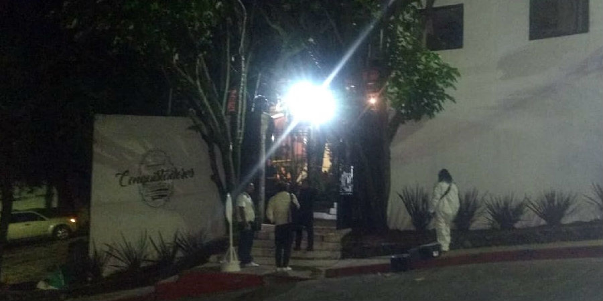 Asesinan a tiros a un hombre en un restaurante bar, en Lomas de Cortés