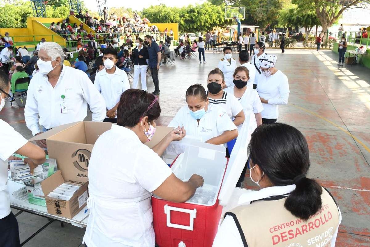 Inicia vacunación de personas de 50 a 59 años en Cuautla