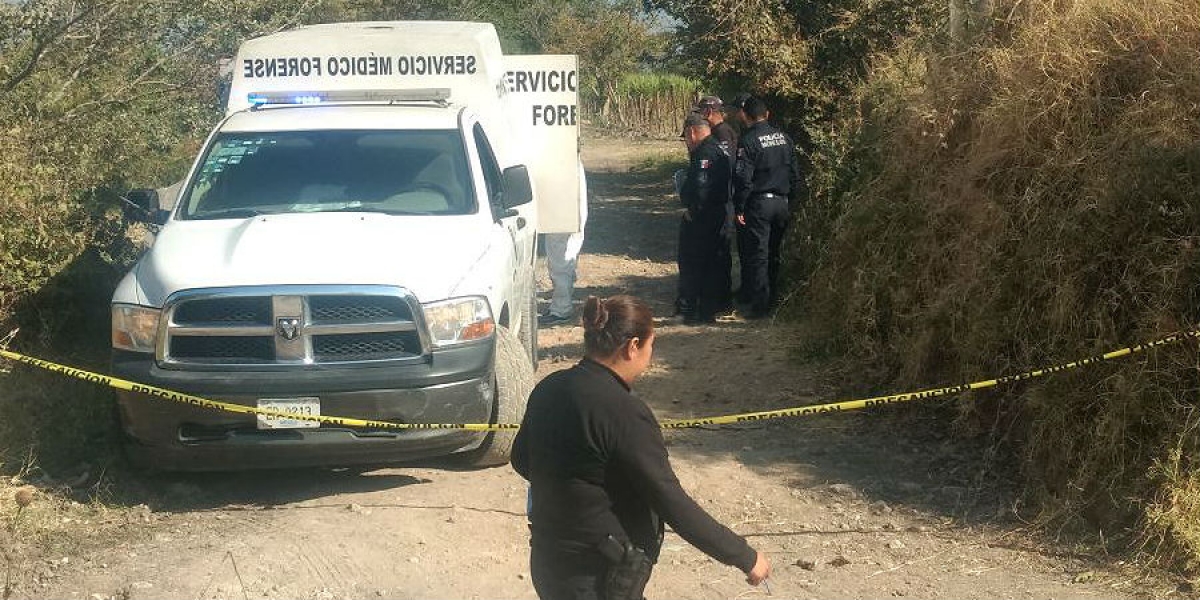 Hallan el cadáver de un hombre en un campo, en Emiliano Zapata