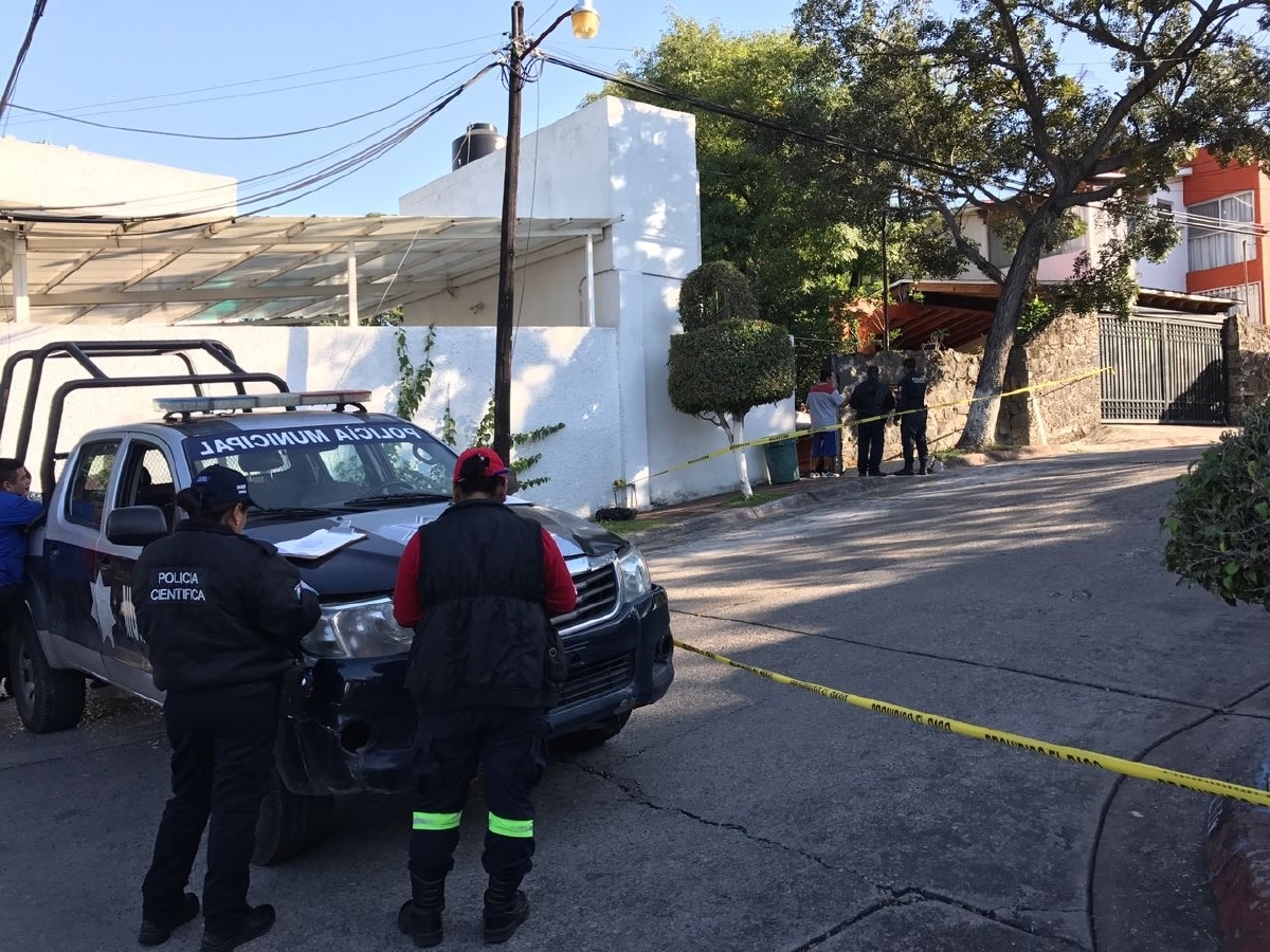 Hallan un cadáver en un canal de aguas negras