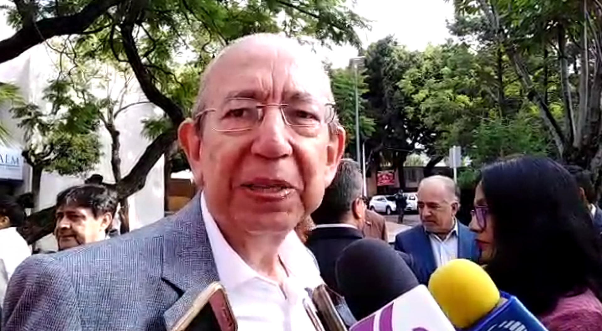 Asegura secretario de Educación que esta semana se entregarán al 100% libros de texto