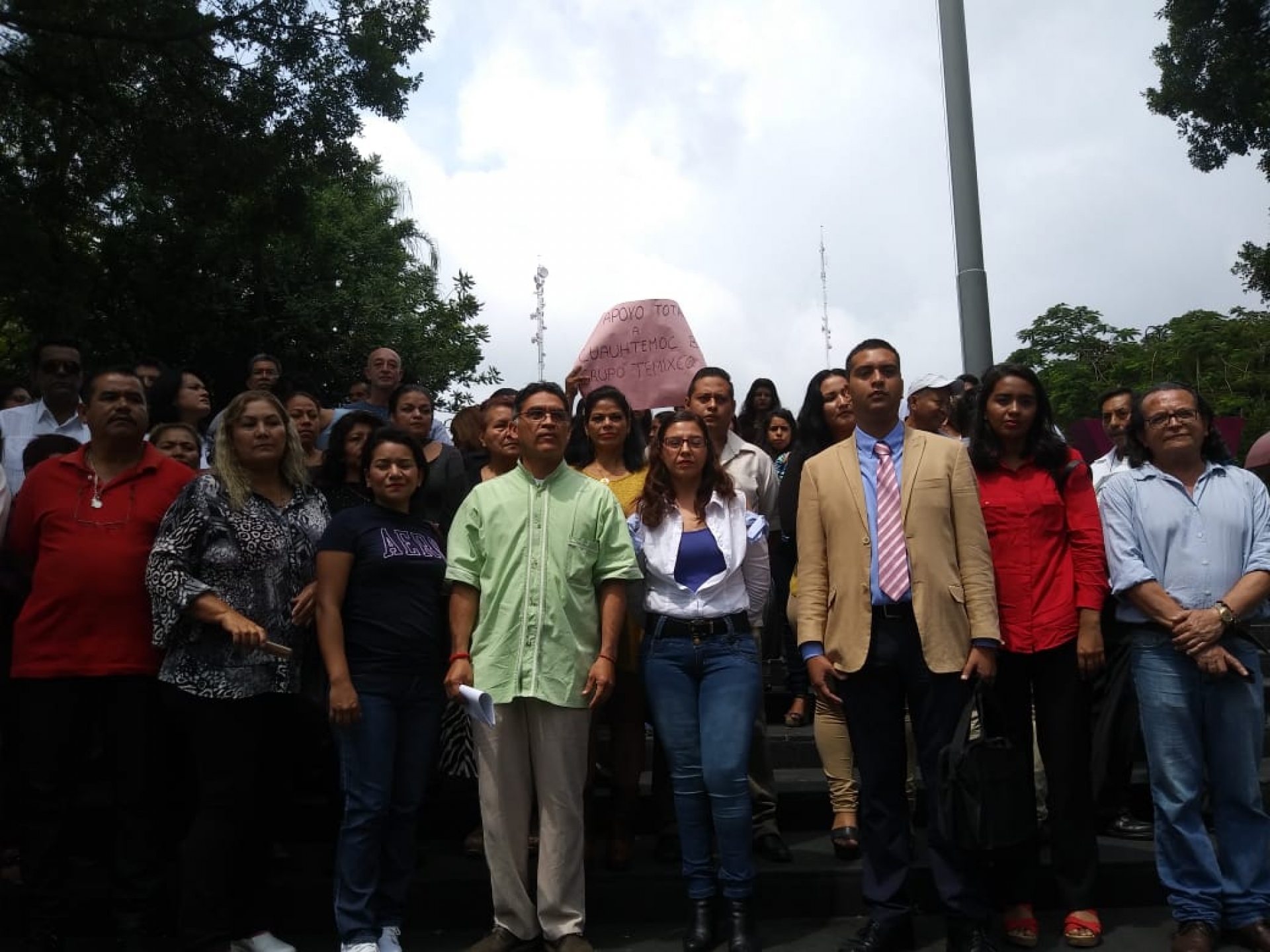 Se manifiestan en respaldo a Blanco Bravo, en Cuernavaca