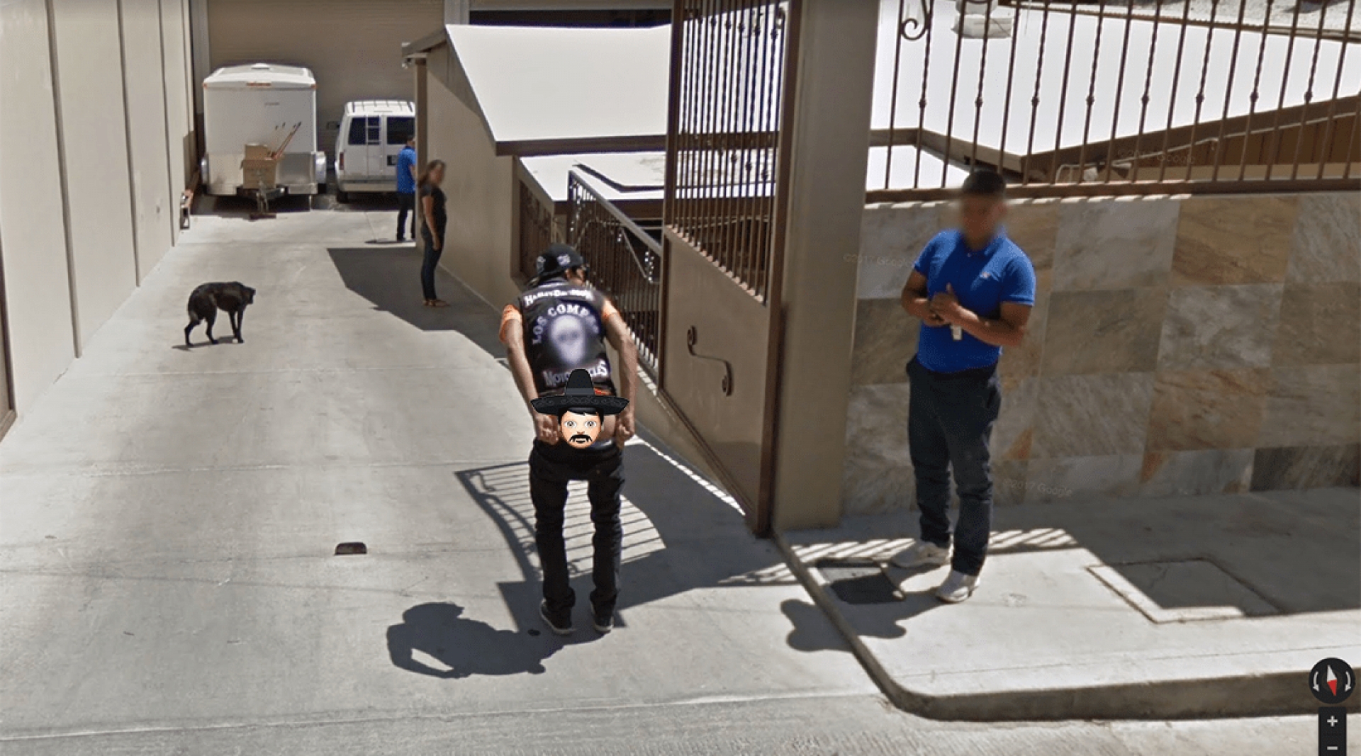 Descubren a un mexicano enseñando el trasero en Google Maps
