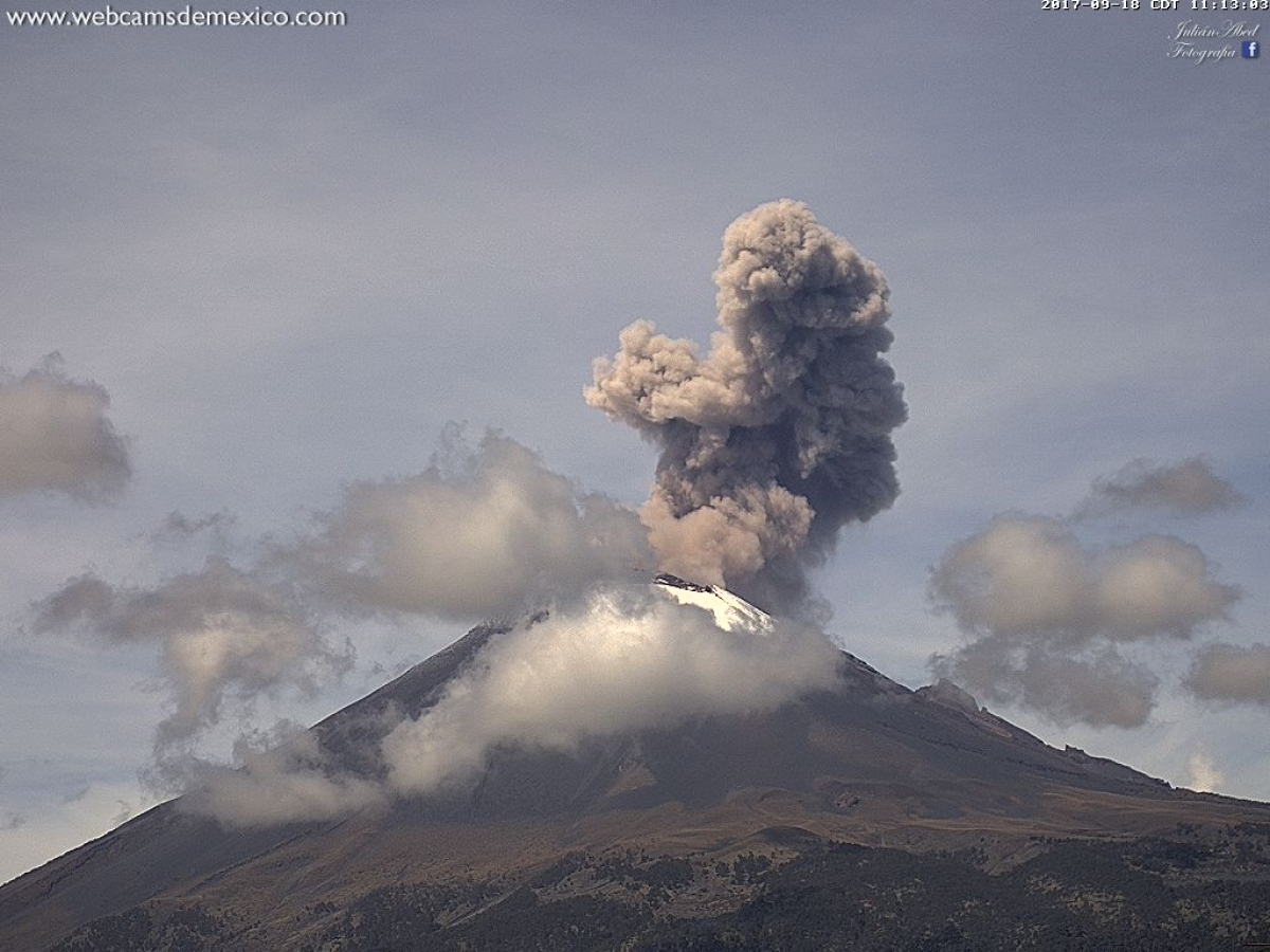 Registra dos explosiones el Popocatépetl este sábado