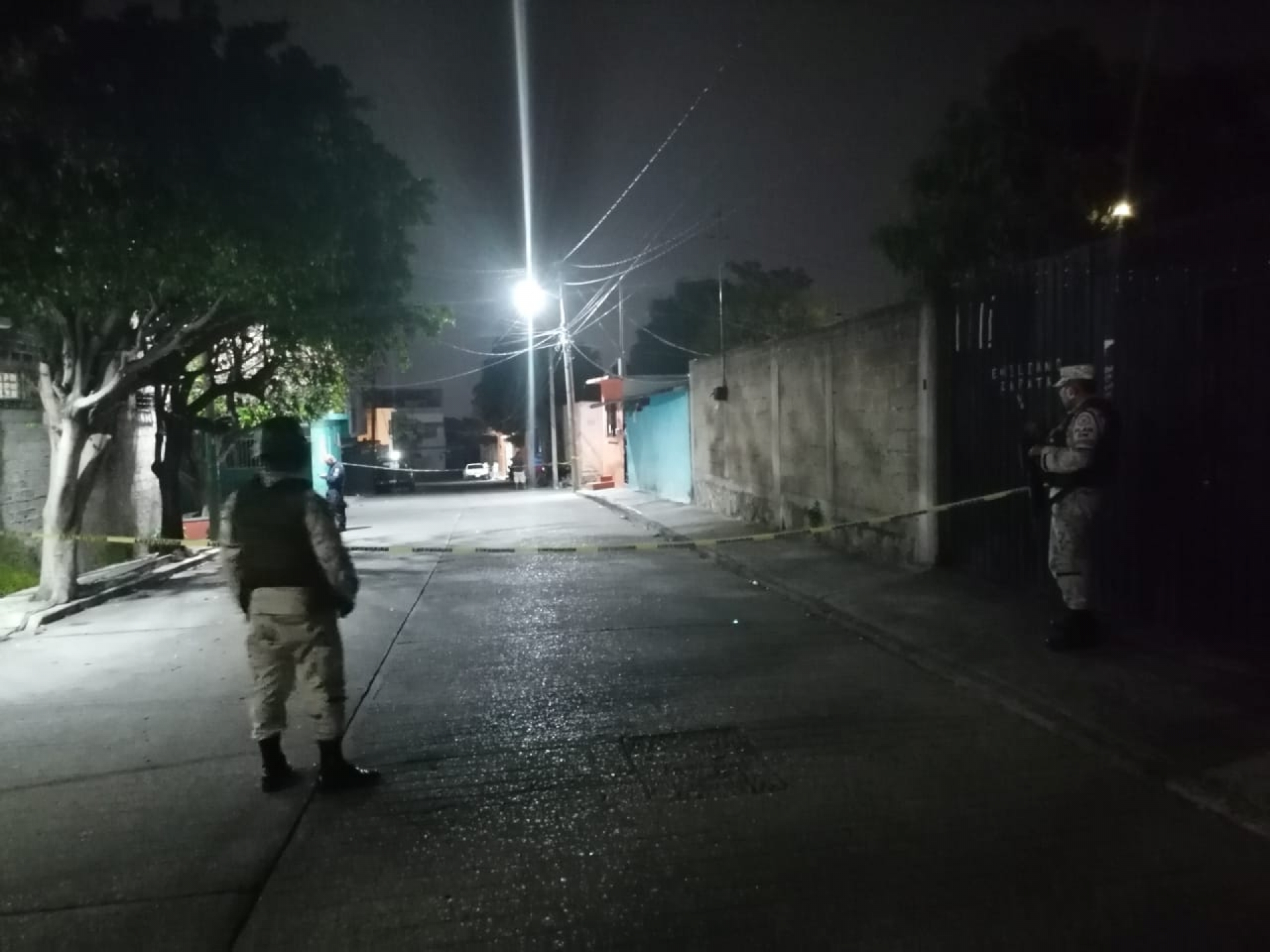 Asesinan a balazos a un hombre en la colonia Azteca, en Temixco