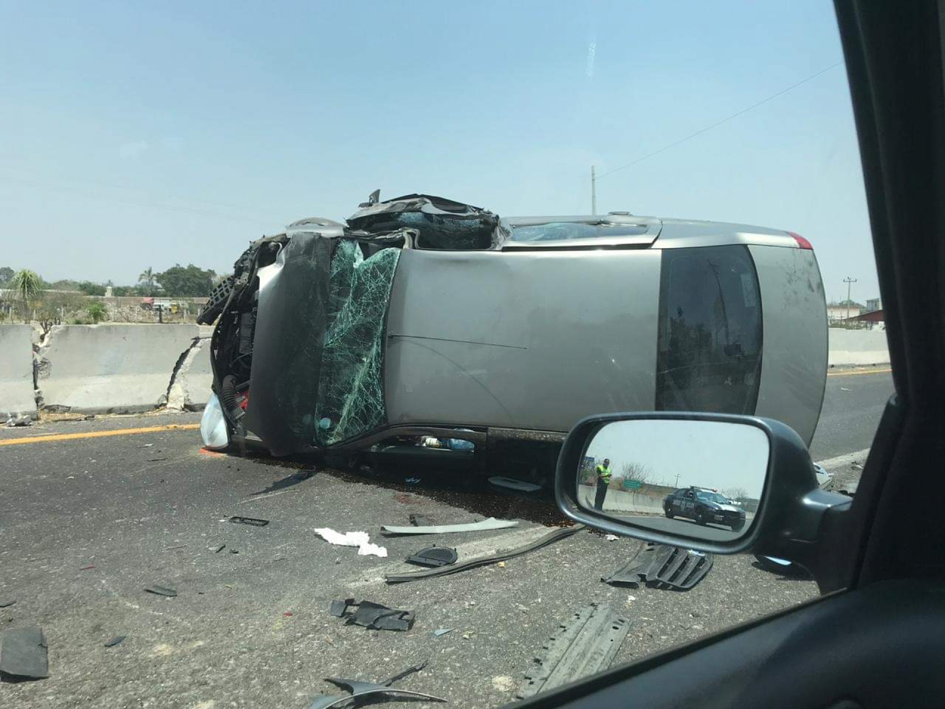 Atiende PF choque por alcance entre automóvil y camión de carga