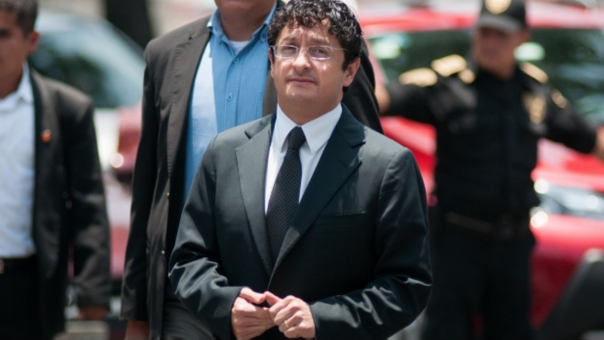 Renuncia Virgilio Andrade a la SFP