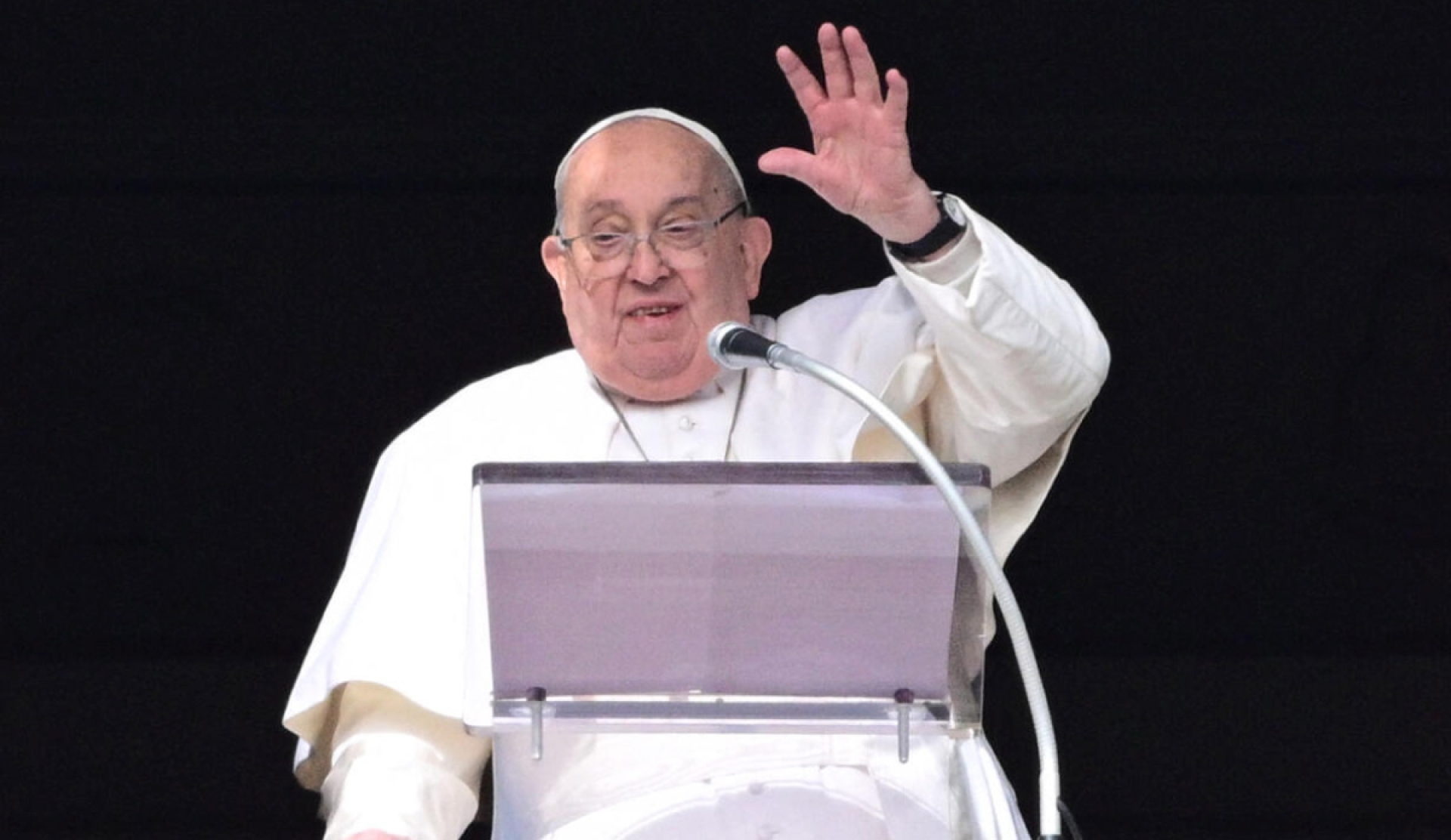 El médico que atendió al Papa Francisco revela que se consideró suspender su tratamiento