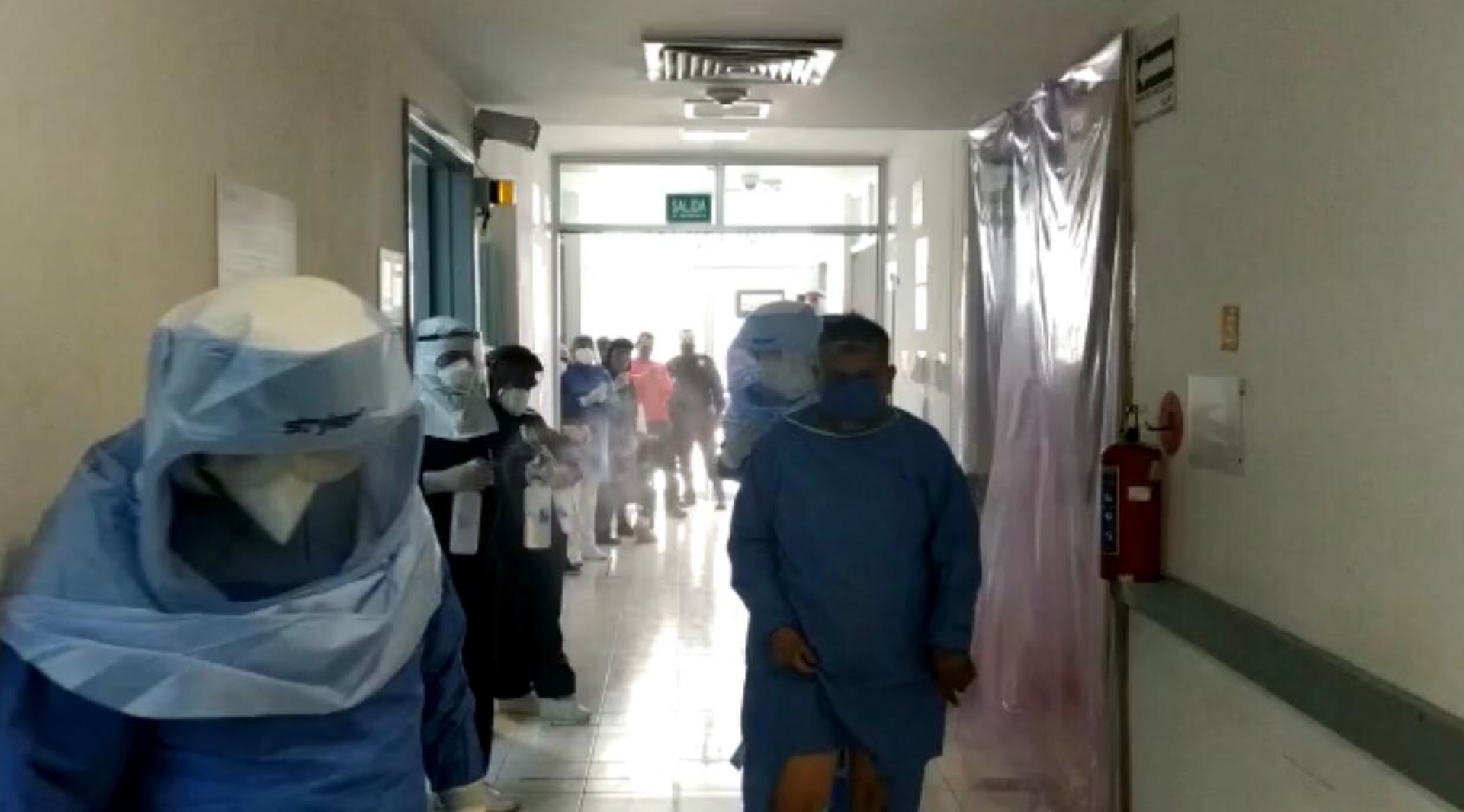 Aplauden en hospital general de Temixco a pacientes recuperados de Covid-19