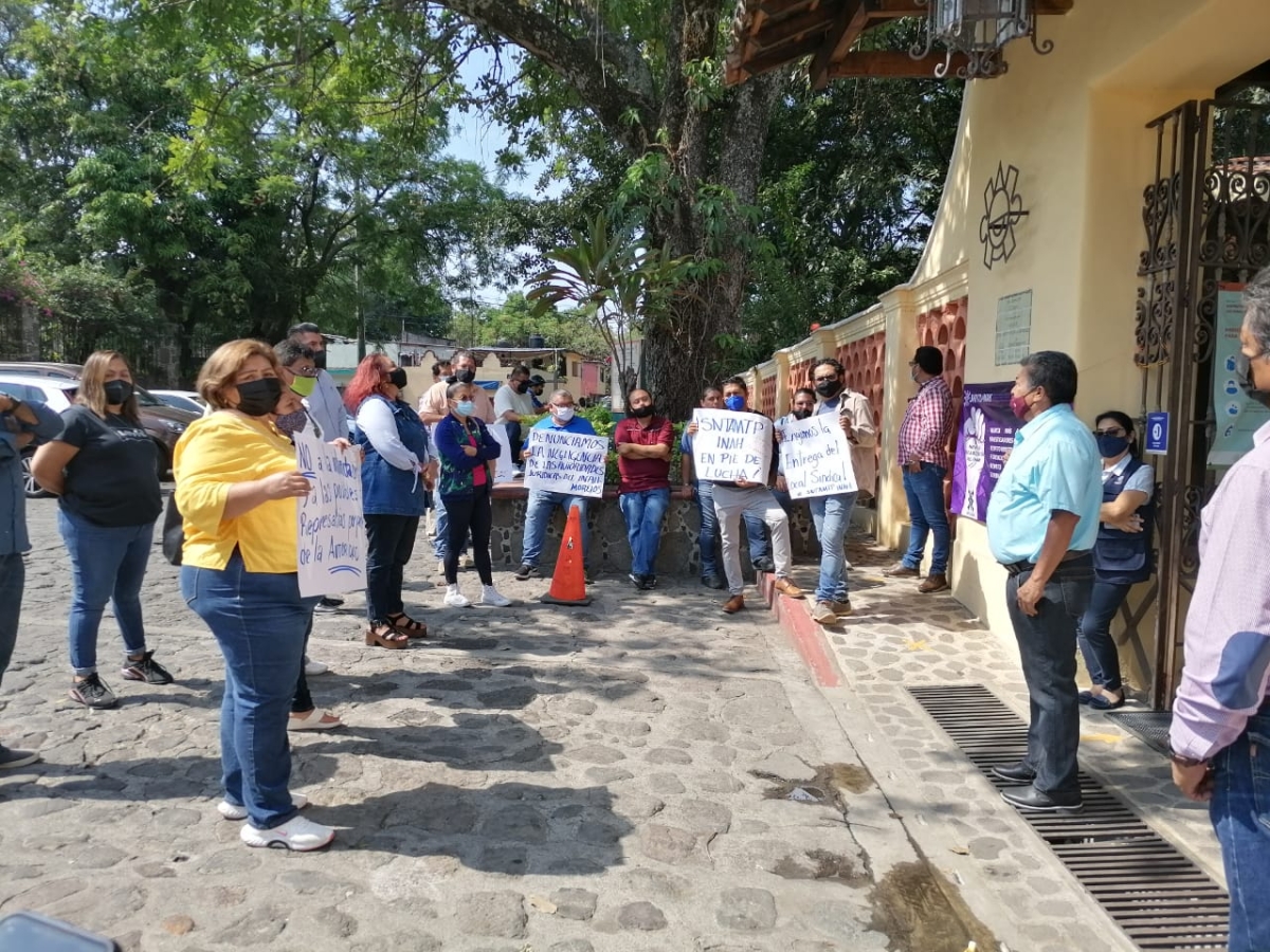 Se manifiestan integrantes del SNTAMTP-INAH