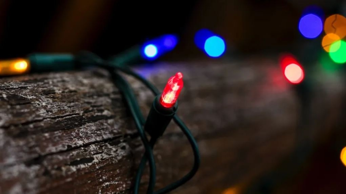Aunque son más baratas, series navideñas piratas pueden causar cortocircuitos