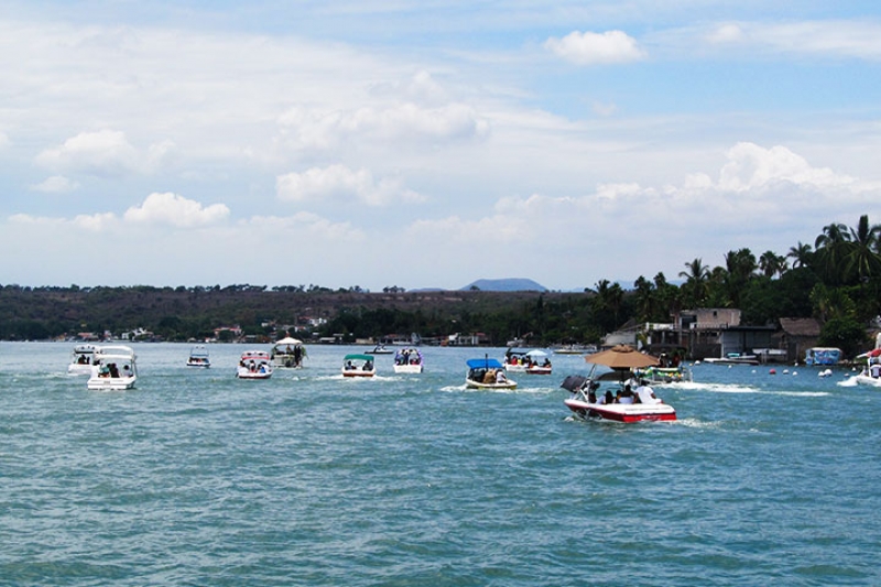 El agua del lago de Tequesquitengo es apta para uso recreativo