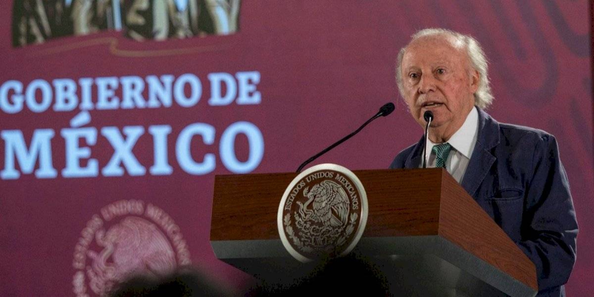 Víctor Manuel Toledo renuncia a la Semarnat