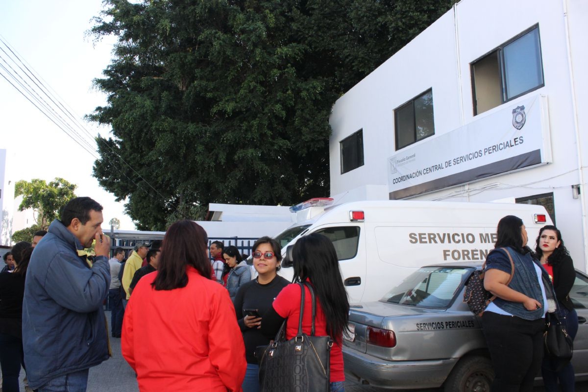 Demandan trabajadores de la FGE mejores condiciones laborales
