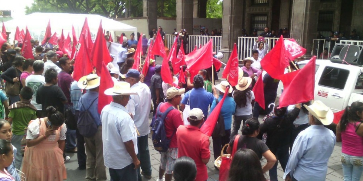 Marcha Antorcha Campesina en Cuernavaca; también se movilizarán en la Ciudad de México