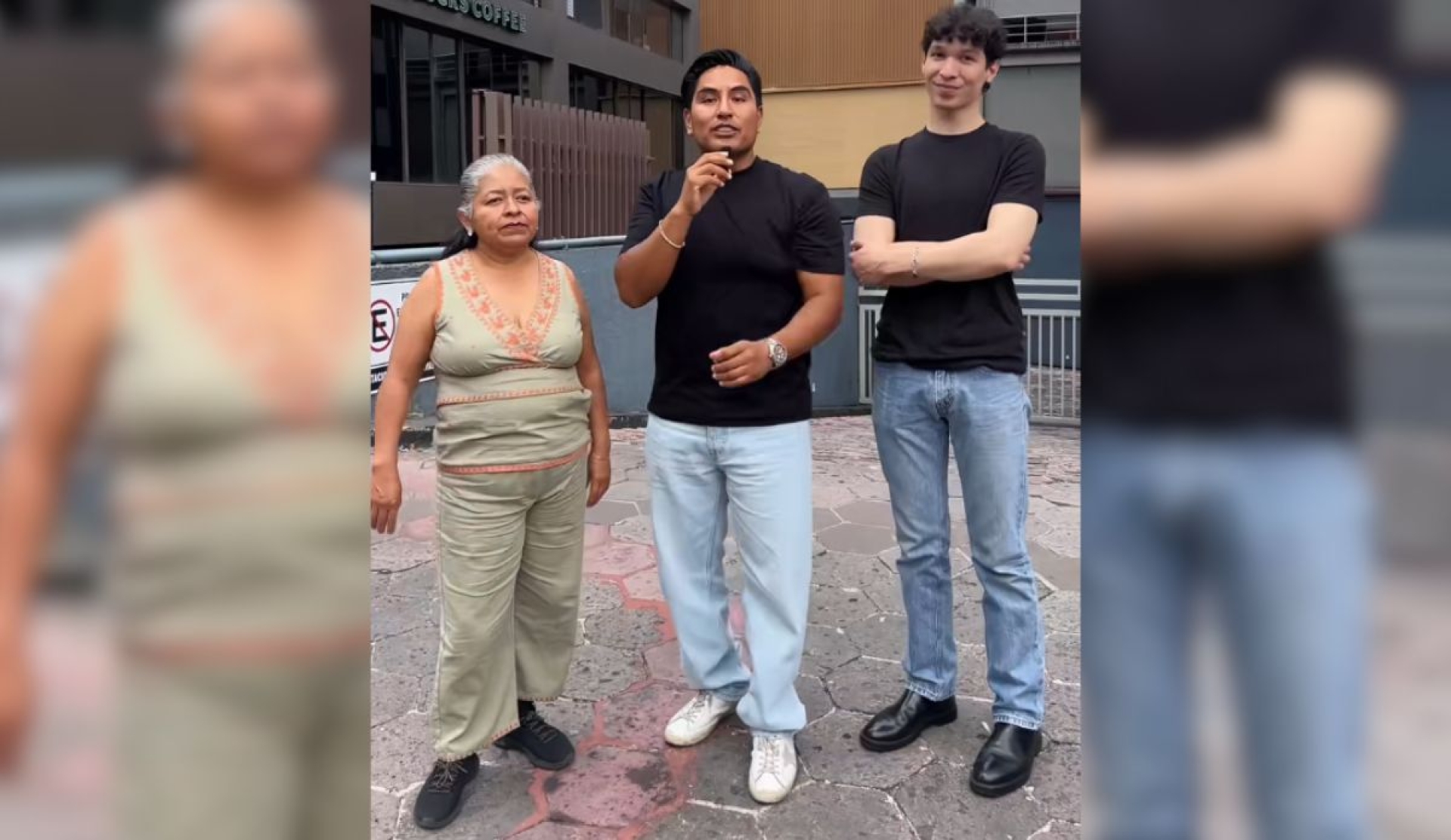 Vendedora de tamales supera ingresos de licenciado y se vuelve viral