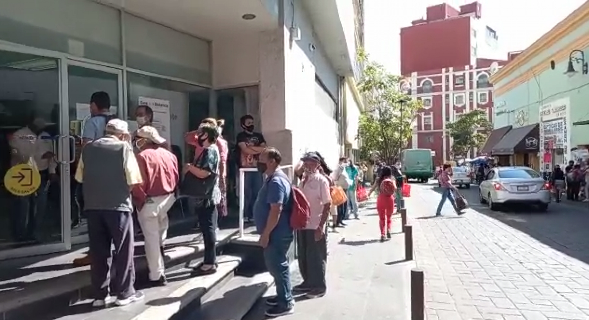 Bancos, con aglomeraciones en el centro de Cuernavaca