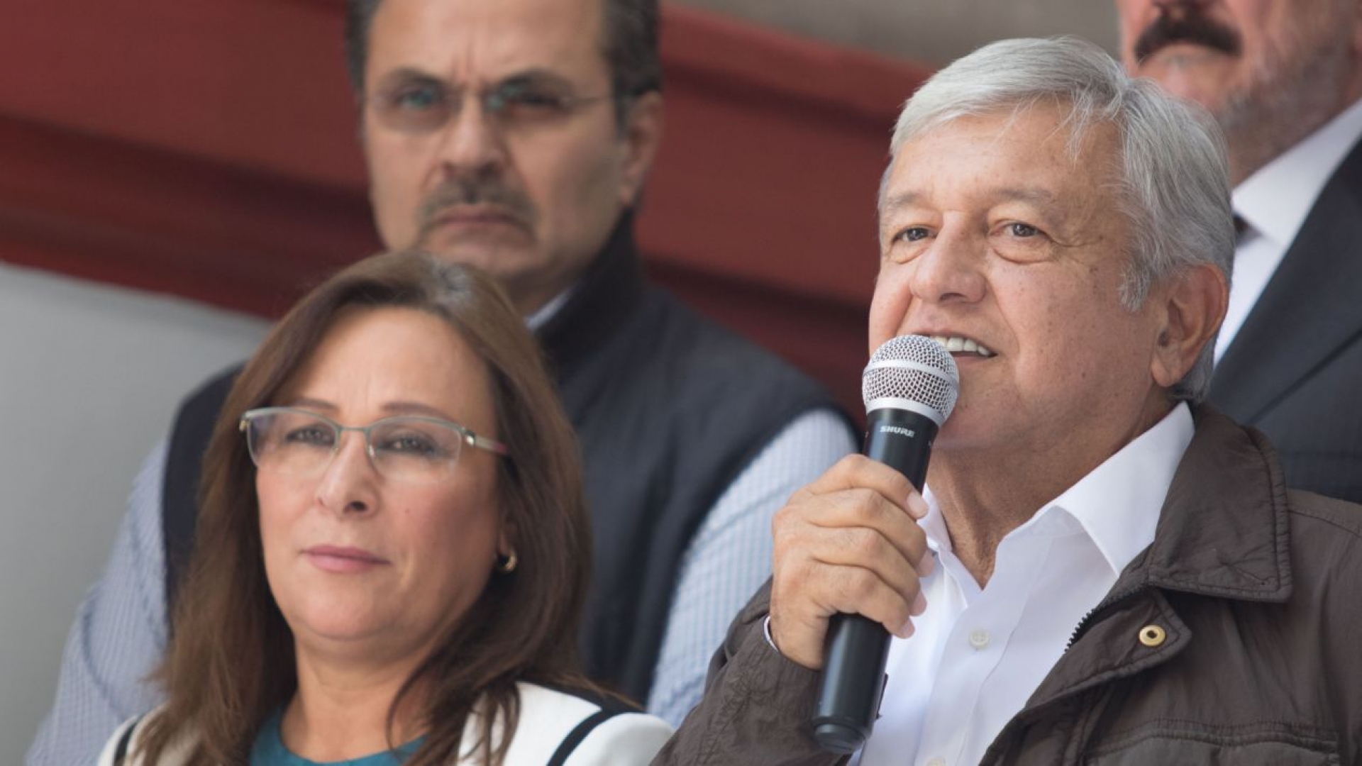 'Borrón y cuenta nueva' a morosos de CFE: AMLO