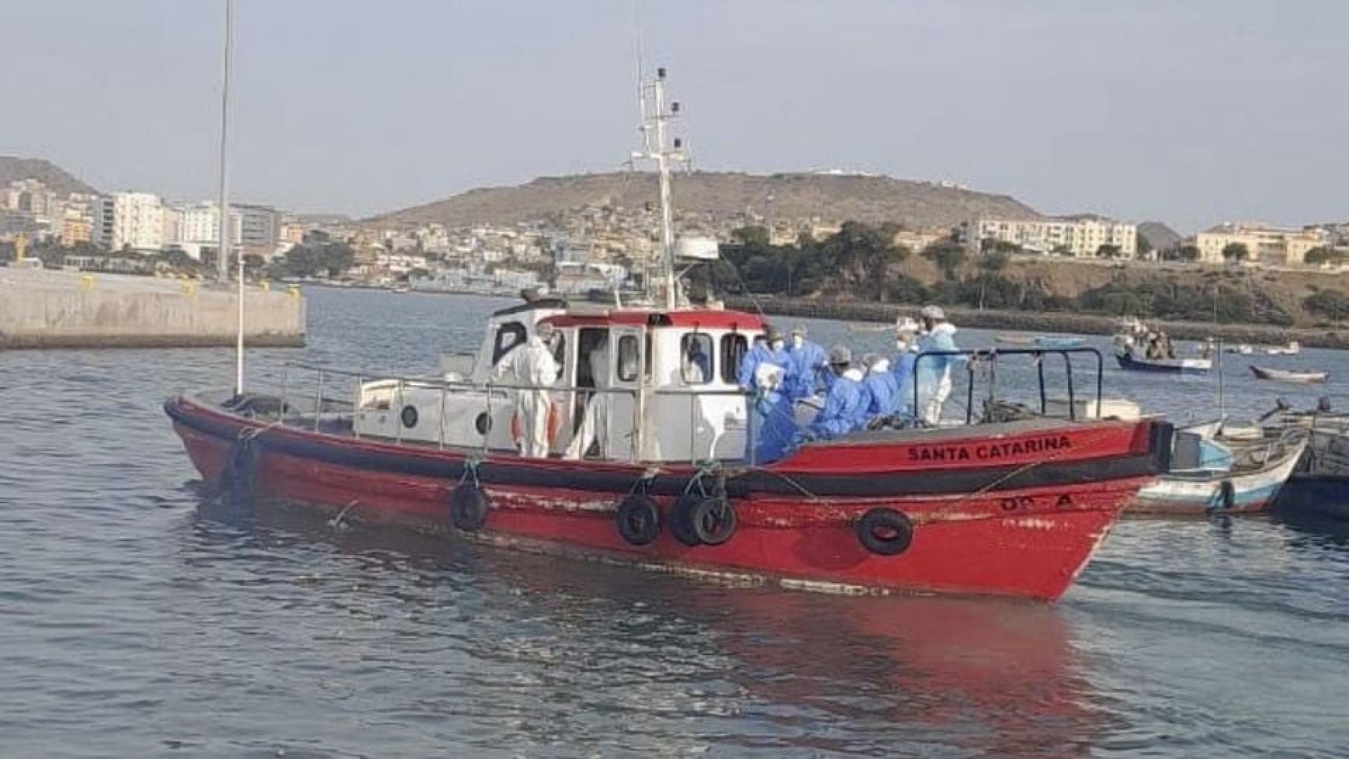 Casos de hantavirus en crucero son atendidos tras evacuación médica