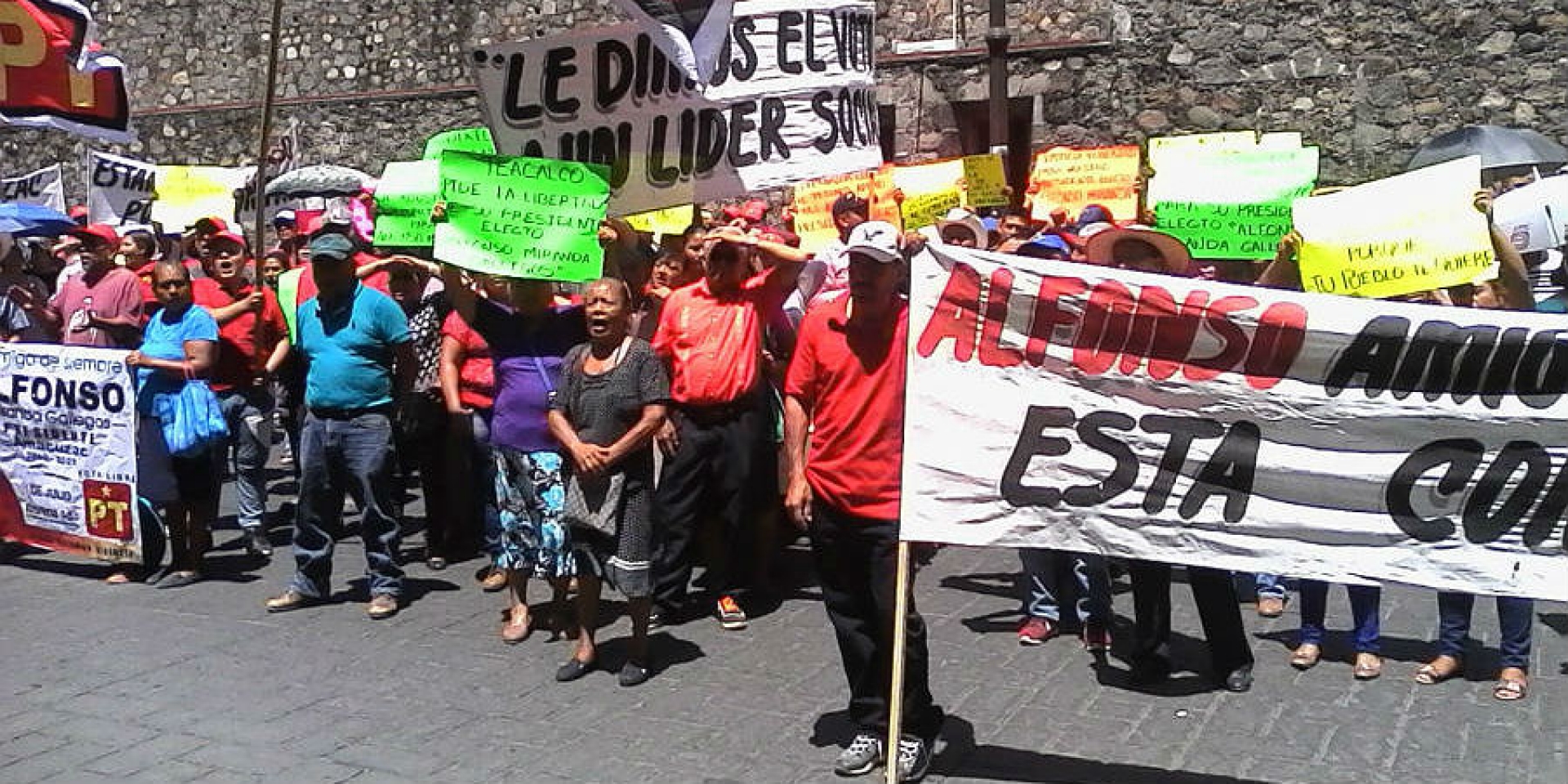 Se manifiestan simpatizantes de Alfonso Miranda en Cuernavaca