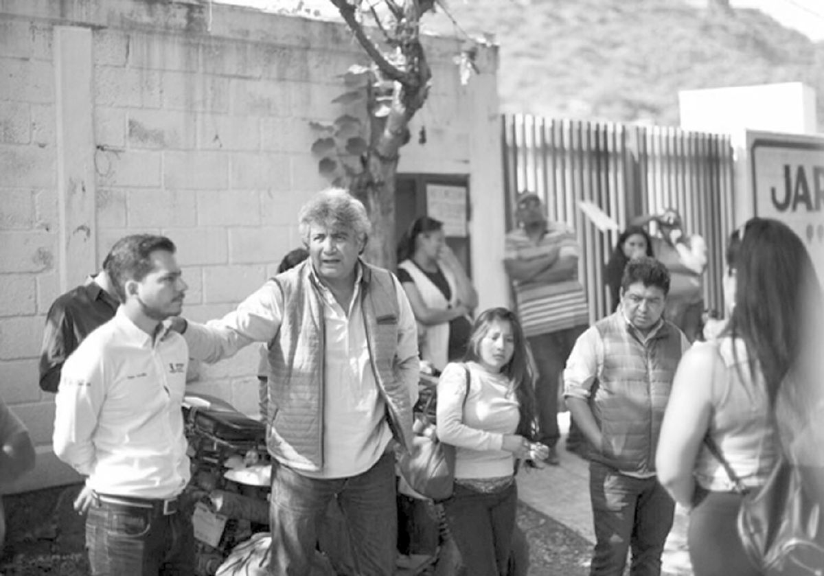 Consensan autoridades y padres de familia reinicio de clases en Tlayacapan