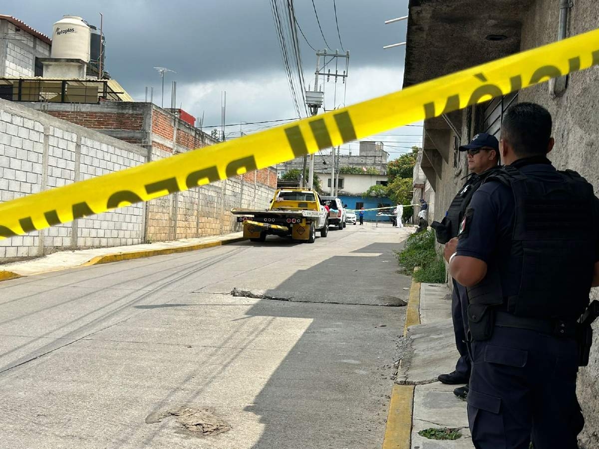 Un hombre fue hallado muerto dentro de un auto